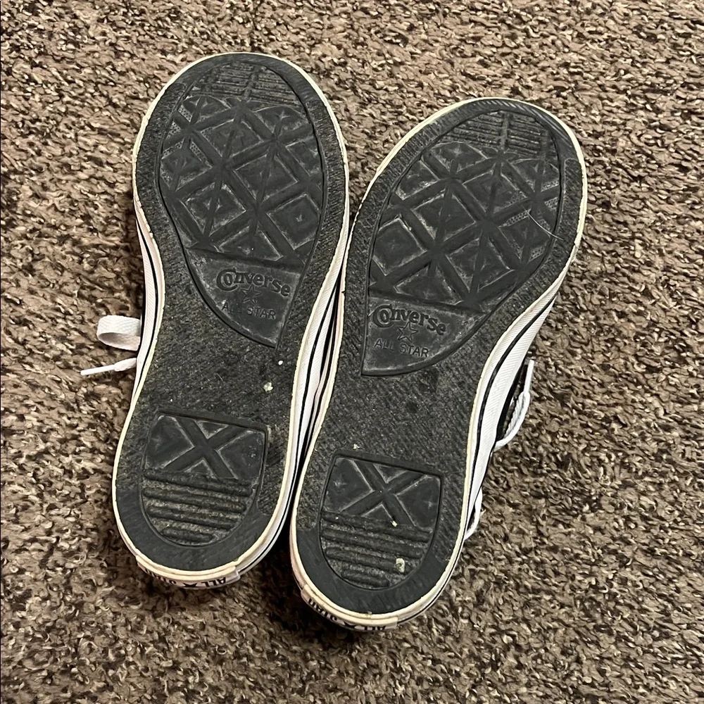 Converse Monochrome Lace-Up Sneakers - Picture 4 of 4